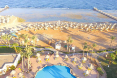 شاطئ-وحمام-سباحة
